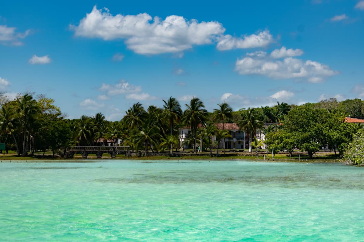 Baawe Bacalar - Crystal clear waters of Bacalar lagoon